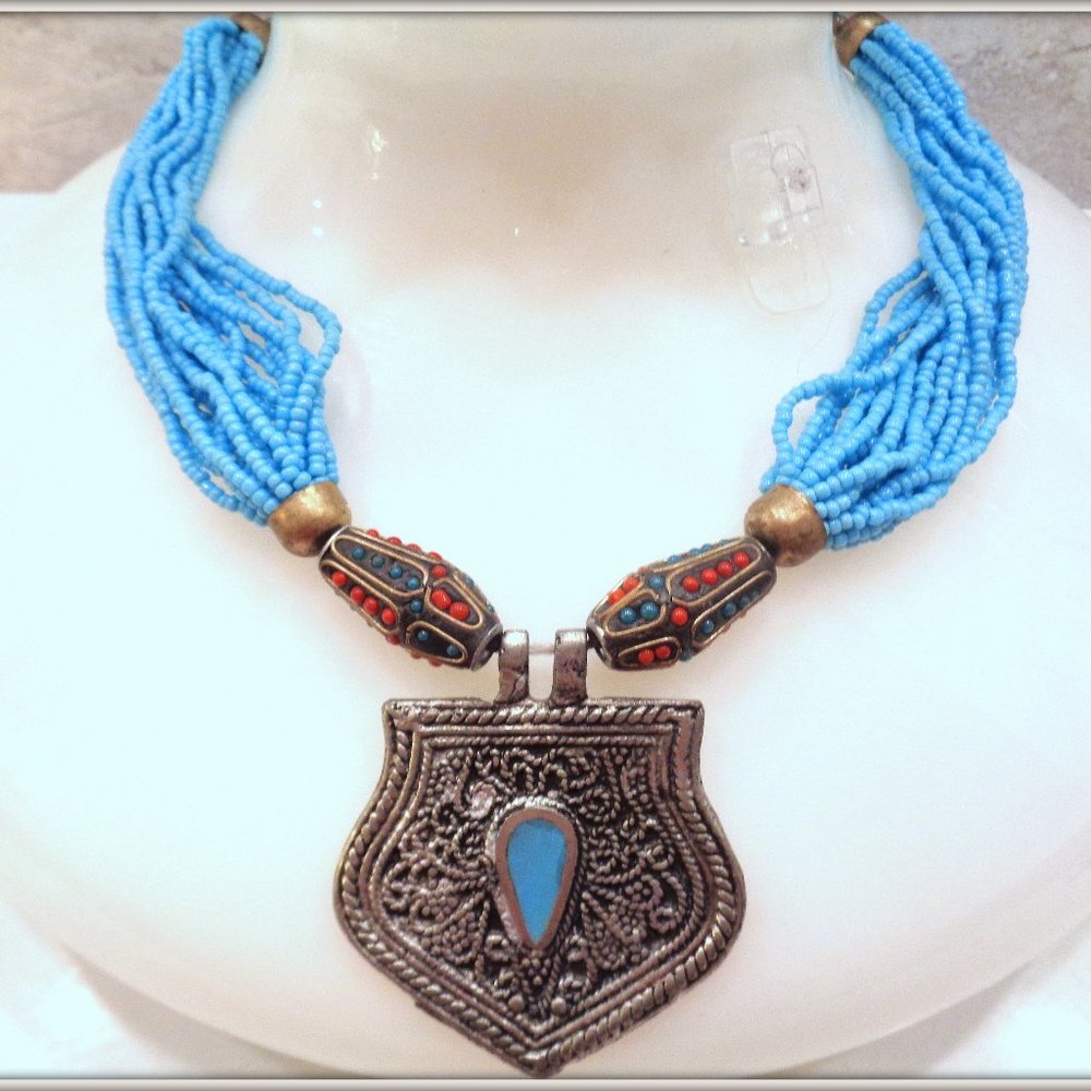 VINTAGE HAND CRAFTED LADYS QUARTZ SILVER NECKLACE